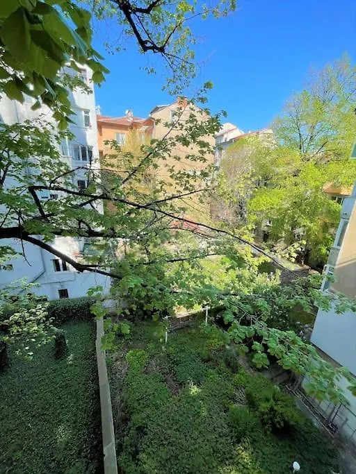 Apartment In The Top Center Next To Ndk София 0*,