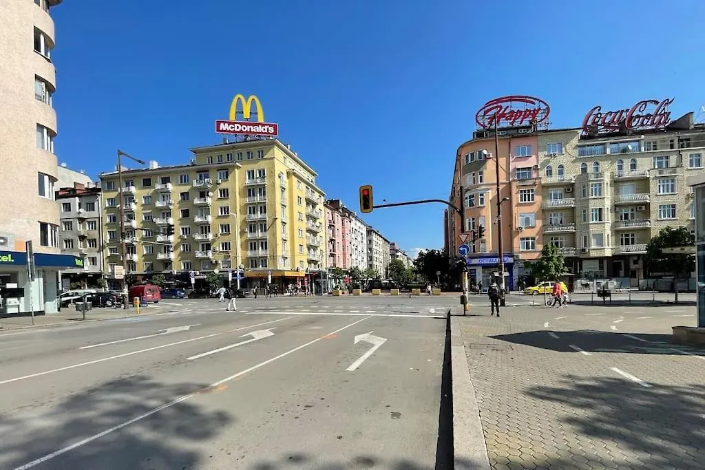 Apartment In The Top Center Next To Ndk София